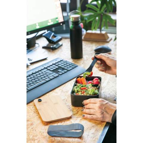 Packing lunches is easier than ever with this RCS certified recycled PP lunch box and bamboo lid. The bottom of the lunchbox is made from 100% RCS certified RPET. RCS certification ensures a completely certified supply chain of the recycled materials. Capacity 0.7 litre. Includes a handy elastic strap and RPET spork. Total recycled content: 44% based on total item weight. Including FSC®-certified kraft packaging. Handwash recommended.