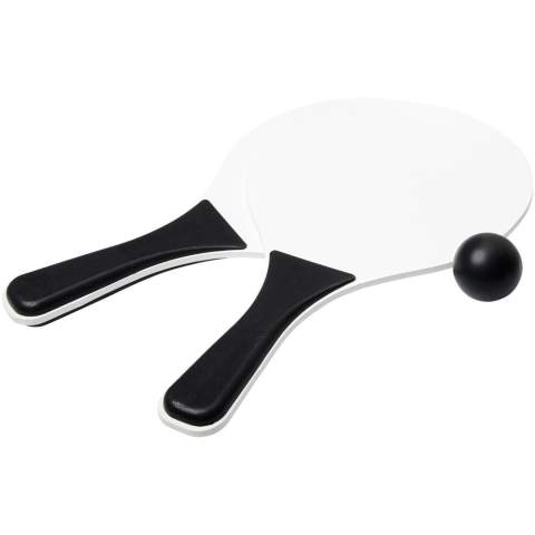 Immer Spaß mit diesem Strandspiel-Set, das in einer Vielzahl von Farben angeboten wird. Dieses strapazierfähige Strandspiel-Set ist aus MDF-Holz mit farbigem PP-Griff gefertigt. Zusammen mit einem weichen Ball in gleicher Farbe in einer Netzpackung für einfachen Transport zu einem lustigen Strandtag verpackt. Achtung! Nicht für Kinder unter drei Jahren geeignet. Verschluckbare kleine Kugeln, Erstickungsgefahr.