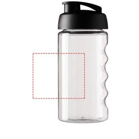 Single-wall sport bottle with integrated finger grip design. Bottle is made from recyclable PET material. Features a spill-proof lid with flip top. Volume capacity is 500 ml. Mix and match colours to create your perfect bottle. Contact customer service for additional colour options. Made in the UK. Packed in a home-compostable bag. BPA-free.