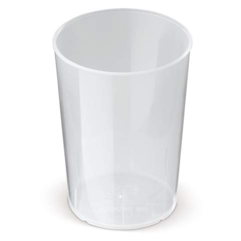 Gobelets réutilisables. L'alternative écologique aux gobelets jetables. Ces gobelets robustes et incassables sont empilables et fabriqués dans un plastique respectant les réglementations les plus strictes en matière de sécurité alimentaire. Ils sont 100% recyclables.