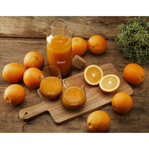 This special smokey water glass is unique because of its colour, providing atmosphere, cosiness and beautiful decoration to any table. It is chic, trendy and an absolute eye-catcher during a party or special occasion. Of course, this glass is also suitable for daily use. 4 pieces per pack. Capacity 450 ml.
