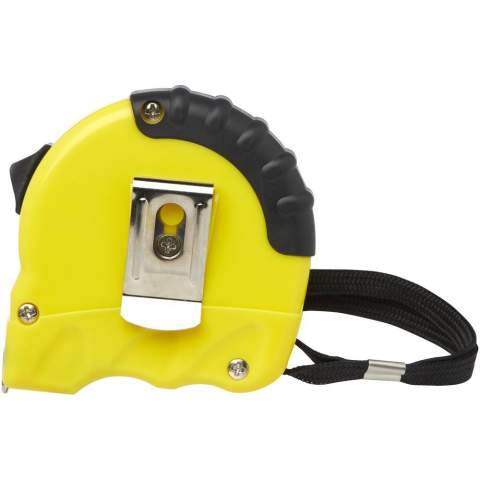 5 meter stalen en ijzeren meetlint inclusief ijzeren riemclip en polyester polsband. Geeft centimeters en inches weer. De hoes is gemaakt van 17% RCS-gecertificeerd gerecycled plastic en 3% gerecycled TPE. De Recycled Claim Standard (RCS) controleert de gerecyclede inhoud van een product in de hele toeleveringsketen. Verpakt in een STAC-geschenkverpakking van duurzame bronnen.