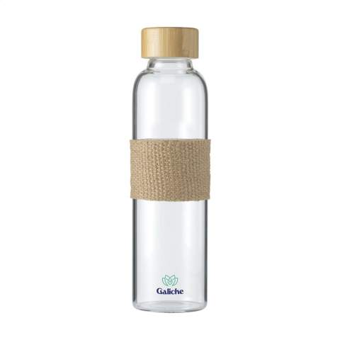 Schlanke, auslaufsichere Wasserflasche aus Borosilikatglas mit Bambus-Schraubverschluss und Jutehülle. Ausnahme des Schraubverschlusses spülmaschinenfest. Fassungsvermögen 500 ml. Wird einzeln in einem Kraftkarton geliefert.
