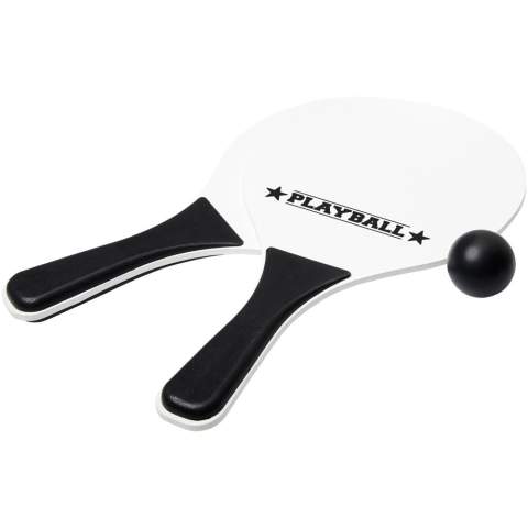 Immer Spaß mit diesem Strandspiel-Set, das in einer Vielzahl von Farben angeboten wird. Dieses strapazierfähige Strandspiel-Set ist aus MDF-Holz mit farbigem PP-Griff gefertigt. Zusammen mit einem weichen Ball in gleicher Farbe in einer Netzpackung für einfachen Transport zu einem lustigen Strandtag verpackt. Achtung! Nicht für Kinder unter drei Jahren geeignet. Verschluckbare kleine Kugeln, Erstickungsgefahr.