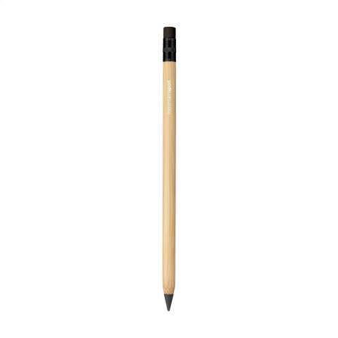 WoW! Nachhaltiger Bambus-Bleistift, der den traditionellen Bleistift ersetzt. Er sieht aus wie ein herkömmlicher Bleistift, schreibt wie ein herkömmlicher Bleistift und kann auch ausradiert werden. Dieser Bleistift hat allerdings eine Graphitspitze mit einer Schreiblänge von bis zu ca. 20.000 Metern. Die Spitze muss nicht angespitzt werden und nutzt sich sehr langsam ab. Dadurch hält der Stift bis zu 100 Mal länger als ein herkömmlicher Bleistift. Mit Radiergummi auf der Oberseite und einer praktischen Schutzkappe.