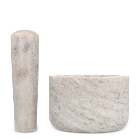 The Sagaform Sten mortar and pestle is a must-have for any kitchen. This compact, stylish tool is always within reach and ideal for everyday use. Made from durable travertine marble, this mortar and pestle guarantees long-lasting wear resistance and heat resistance. Perfect for grinding various herbs for use in soups, sauces and marinades. Thanks to its scratch-resistant finish, it will keep its good looks, even after frequent use. Presented in an elegant gift box, designed by Studio Sagaform. A perfect addition to your kitchen accessories!