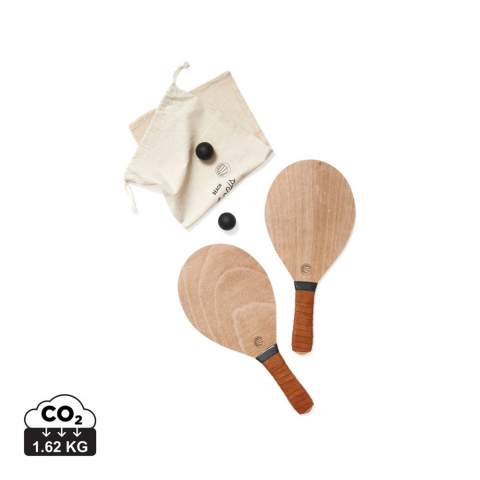 An elegant beach tennis set, made of poplar wood with PU handles for a more comfortable grip. A game that is easy to learn and suitable for young and old alike. Includes two rackets and two rubber balls, packaged in a cotton bag that makes it easy to carry with you. This game is designed solely for use on dry surfaces and is not intended for use in the water.