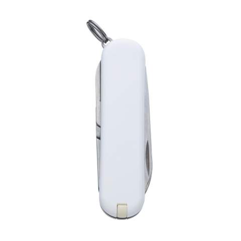 Original Schweizer Taschenmesser aus der Offizierserie von Victorinox mit  ABS Griff, einer Einlage aus anodisiertem Aluminium und Tools aus 100% recyceltem Stahl. 5-teilig mit 7 Funktionen: Messer. Feile mit Schraubenzieher, Schere, Schlüsselring, Pinzette und Zahnstocher. Inklusive Gebrauchsanweisung und lebenslanger Garantie auf Material- und Herstellungsfehler. Victorinox Messer sind ein globales Symbol für Zuverlässigkeit, Funktionalität und Perfektion. Beachten Sie, dass möglicherweise lokale Vorschriften für den Besitz und / oder das Tragen von Messern oder Multitools in der Öffentlichkeit gelten. Pro Stück in einer Verpackung.