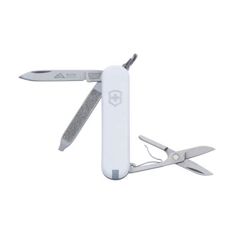 Original Schweizer Taschenmesser aus der Offizierserie von Victorinox mit  ABS Griff, einer Einlage aus anodisiertem Aluminium und Tools aus 100% recyceltem Stahl. 5-teilig mit 7 Funktionen: Messer. Feile mit Schraubenzieher, Schere, Schlüsselring, Pinzette und Zahnstocher. Inklusive Gebrauchsanweisung und lebenslanger Garantie auf Material- und Herstellungsfehler. Victorinox Messer sind ein globales Symbol für Zuverlässigkeit, Funktionalität und Perfektion. Beachten Sie, dass möglicherweise lokale Vorschriften für den Besitz und / oder das Tragen von Messern oder Multitools in der Öffentlichkeit gelten. Pro Stück in einer Verpackung.