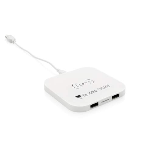 Verbinden Sie diese Ladestation mit dem USB-Port Ihres Computers und haben somit Ihre kabellose Ladestation für Ihr QI-fähiges Smartphone (nur Android der neuesten Generation, iPhone 8 und höher). Ältere Smartphones oder Apple-Geräte können über einen der beiden USB-Ports ( Total 1A Output) geladen werden. Hergestellt aus ABS. Input: 1A. Output: 5V/1A. Wireless Output: 5W.<br /><br />WirelessCharging: true