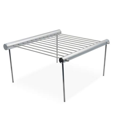 Lichtgewicht draagbare barbecue in een buis, eenvoudig weg te stoppen in een rugzak voor een meerdaagse hike of voor een picknick in het park. Alle onderdelen passen in een buis en de barbecue kan zonder gereedschap opgezet worden. Wordt geleverd in een geschenkverpakking met handleiding.