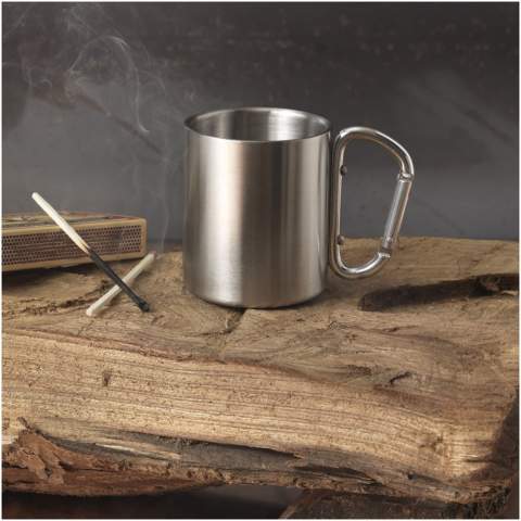 Whether while camping, glamping or on a trekking trip, the Alps 200 ml insulated mug is a great companion during any outdoor activity. The ear handle of the mug is a carabiner and thus easy to attach to almost any backpack. The stainless steel material makes the Alps mug easy to clean and highly resistant to corrosion. Thanks to the double-walled design, hot drinks stay hot a little longer than they would in a regular mug. There are several options for placing a logo, making this mug look even more striking than it already does.