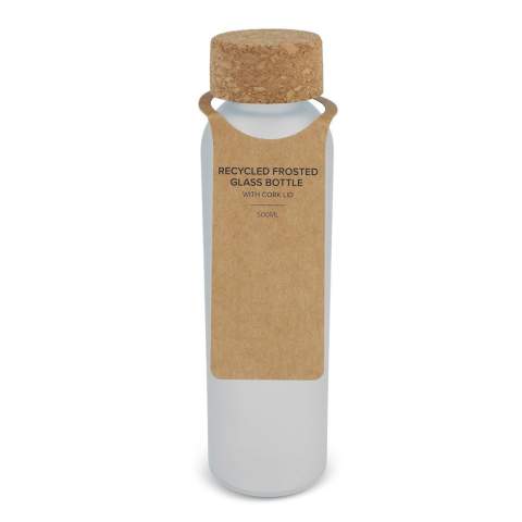 The Frosted Glass Bottle offers a 500ml capacity and a chic frosted finish, paired with a natural cork lid. 