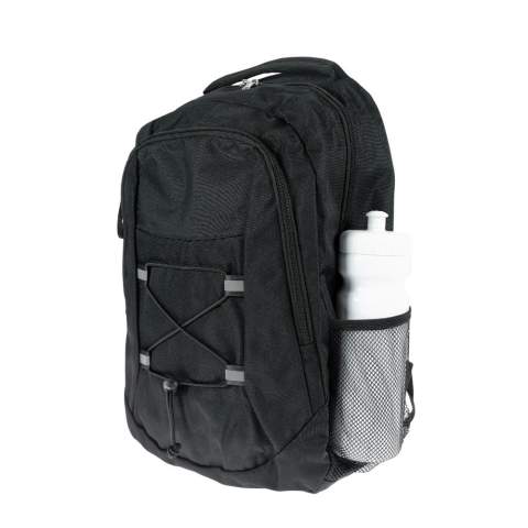 Adoptez un style respectueux de l'environnement avec notre sac à dos doté d'un cordon de serrage. Fabriqué à partir de matériaux PET recyclés, c'est un choix durable pour vos aventures. Le cordon de serrage ajoute une touche de modernité, alliant fonctionnalité et mode. Transportez vos affaires essentielles de manière responsable, où que vous alliez.