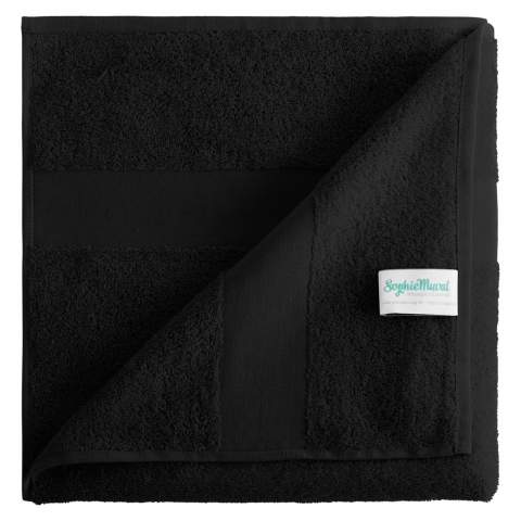 Are you looking for a sustainable corporate gift? This beautiful, high-quality 450-gram towel is made of 100% recycled cotton and therefore carries the Global Recycled Standard seal of approval. Fun fact! This recycled cotton is made from production waste. The towel can easily be branded with your logo or design and is available in several colours.