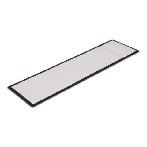 Rehaussez le style de votre bar avec ce tapis de bar à sublimation, conçu pour recueillir les éclaboussures et protéger les surfaces. La base en caoutchouc durable assure une prise sûre et antidérapante. Entièrement personnalisable grâce à l'impression par sublimation de couleurs vives, c'est le mélange parfait de fonctionnalité et de personnalité.