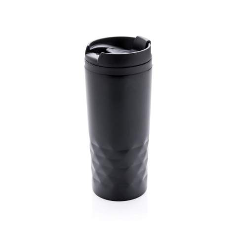 Trendy roestvrijstalen mok met geometrisch patroon. PP binnenzijde. Met de hand afwasbaar. Inhoud 300ml.<br /><br />HoursHot: 3<br />HoursCold: 6