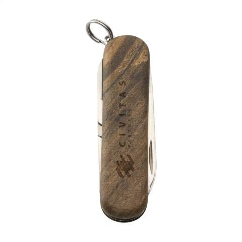 Origineel Zwitsers zakmes van Victorinox met walnoothouten heft. Elk mes is uniek dankzij de natuurlijke nerf van het hout. De tussenplaten zijn van hard-geadoniseerd aluminium en tools van 100% gerecycled staal. 3-delig met 5 functies: mes, vijl met schroevendraaier, schaar en sleutelring. Inclusief gebruiksaanwijzing en met levenslange garantie op materiaal- en fabricagefouten.     Victorinox staat wereldwijd symbool voor hoogwaardige kwaliteit, betrouwbaarheid, functionaliteit en perfectie. Op het bezit en/of dragen van messen of multitools in het openbaar kunnen lokale regels van toepassing zijn. Per stuk verpakt.