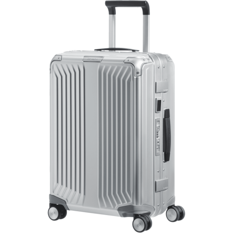 De Lite-Box Alu™ koffers zullen al jouw verwachtingen overstijgen, en dit zowel op vlak van design als op vlak van functionaliteit. Deze premium koffers zijn gemaakt uit duurzaam geanodiseerd aluminium en extra verstevigd aan de hoeken. Jouw spullen zitten gegarandeerd veilig dankzij de geïntegreerde TSA combinatiesloten. De Lite-Box Alu™ straalt puur vakmanschap uit en dat weerspiegelt zich ook in de superieure features. Zo zorgen de stille dubbele wielen en de lange dubbele trekstang voor een optimaal rijcomfort. Met de personalisatie tag geef je jouw koffer direct een persoonlijke touch.<br /><br />De binnenkant van jouw Lite-Box Alu™ koffer kan je naar behoefte organiseren. Beide compartimenten zijn voorzien van inpakriemen en een verwijderbaar tussenschot, zodat je jouw spullen zorgvuldig kan inpakken. Jouw kleinere travel essentials, kan je kwijt in de vele ritsvakken, allen voorzien van een zachte kwalitatieve voering. Aluminium materiaal kan onderhevig zijn aan krassen en deuken, wat je bagage karakter zal geven tijdens jouw reizen. Reisherinneringen vervagen nooit. Op deze collectie geeft Samsonite maar liefst 10 jaar wereldwijde (beperkte) garantie.<br /><br />Personalisatie is mogelijk door middel van een gravering of een gepersonaliseerde tag.