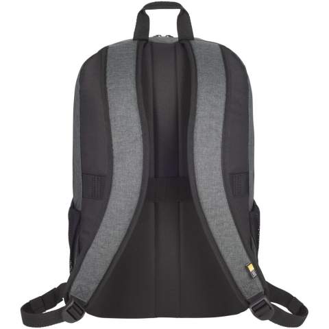 Un sac à dos professionnel pour ordinateur portable, parfait pour ceux qui aiment concilier confort et style. Le compartiment principal spacieux est doté d'une poche de rangement rembourré et épaisse pour un ordinateur portable mesurant jusqu'à 15" et d'une pochette coulissante dédiée pour une tablette de 10,5". Un compartiment supplémentaire existe pour le rangement des banques d'alimentation ainsi qu'une poche frontale à accès rapide pour les petits appareils électroniques. Deux poches latérales facilitent l'accès aux bouteilles d'eau ou aux objets à emporter. La sangle arrière attache solidement le sac à la plupart des bagages roulants. Le matériau chiné, les points de contact en cuivre et les détails de finition donnent un look professionnel moderne.