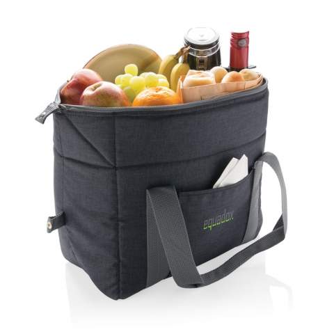 Medium size 600D tote cooler bag. Can hold up to 26 cans. Can be easily transformed to a duffle bag by closing the side buttons. With front sleeve pocket.