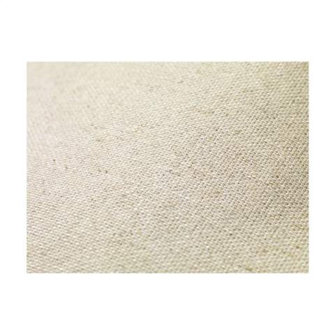 WoW! Een stevige rugzak met aanrijgkoorden. De rugzak is gemaakt van hennepvezels (250 g/m²). Een stevige tas, geschikt voor dagelijks gebruik. Ook ideaal als gymtas of sporttas. Inhoud ca. 8 liter.       De hennepplant heeft de sterkste natuurlijke vezel die er is en bijna alle onderdelen van de plant zijn te benutten. Zo wordt de hennepplant al eeuwenlang bewust gekweekt voor het maken van onder meer textiel.   Hennep is een enorm snel en makkelijk groeiende plant en is van nature bestand tegen insecten en kan daarom geheel biologisch worden geteeld. De hennepplant gebruikt 25 tot 35% minder water dan de katoenplant en heeft een slim wortelsysteem: door de diepe, fijne wortels houdt de hennepplant de bodem gezond en zuivert het giftige stoffen uit de bodem.