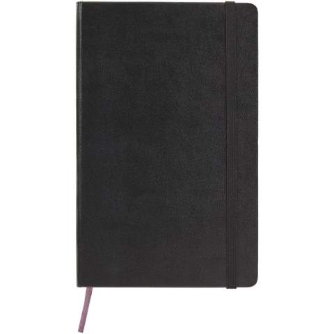 Classic Moleskine groot notitieboek met harde omslag in de populaire kleur zwart, plus een variatie aan stijlvolle levendige kleuren. Met afgeronde hoeken, elastische sluiting en een bladwijzer. Uitbreidbaar kartonnen vak en doek aan de binnenkant van de achterste omslag. Bevat 240 ivoorkleurige pagina's met ruitjes.