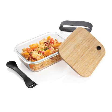 Enjoy the safety of storing and heating your delicious home cooked meals in this glass bento box. With an airtight bamboo lid you can prepare your healthy meals at home and take them anywhere with you while keeping your food fresh. Made of high quality borosilicate glass which can withstand high thermal differences. Including handy spork.