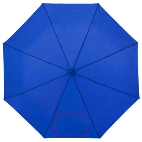 De Ida 21,5" opvouwbare paraplu is klein en compact maar biedt een uitstekende bescherming tegen de regen. Door het handmatige schuifsysteem is de paraplu gemakkelijk te openen en te sluiten. Verder heeft de paraplu een sterk metalen frame, metalen baleinen en een kunststof handvat voor een goede grip. Dankzij zijn formaat past hij opgevouwen perfect in een (hand)tas. De Ida paraplu is gemaakt van duurzaam polyester, is geschikt voor meerdere bedrukkingsopties en wordt geleverd met een etui om hem gemakkelijk op te bergen. 