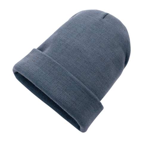 Bonnet en fil Polylana®. Polylana® est fabriqué à partir d'un mélange de matériaux bruts et recyclés pour créer une fibre innovante avec des caractéristiques similaires à la fibre acrylique ou à la laine. Polylana® utilise moins d'eau et d'énergie que du 100% acrylique. Avec AWARE ™,  l'utilisation de matériaux textiles recyclés authentiques et les allégations d'impact sur la réduction de la consommation d'eau sont garanties. 2% des recettes de chaque produit Impact vendu seront reversés à Water.org. Modèle simple et confortable, adapté à tous.  Les économies d'eau sont basées sur des chiffres par rapport à de la fibre conventionnelle. Les économies d'eau sont basées sur des chiffres par rapport à de la fibre conventionnelle. Cette indication est basée sur des données d'ACV fiables telles que publiées par Textile Exchange dans leur Material Snapshots 2016.  Composition : 30% polyester recyclé, 30% polyester, 40% acrylique.