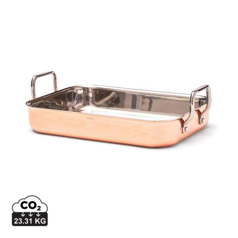 Exclusieve drie-laags koperen braadslee/ovenschaal. De eerste laag is de koperen buitenkant, en de binnenkant bestaat uit een laag aluminium en een laag roestvrij staal, waardoor hij gemakkelijk schoon te maken is. De lagen koper en aluminium geleiden de warmte goed, waardoor de pan snel en gelijkmatig opwarmt.