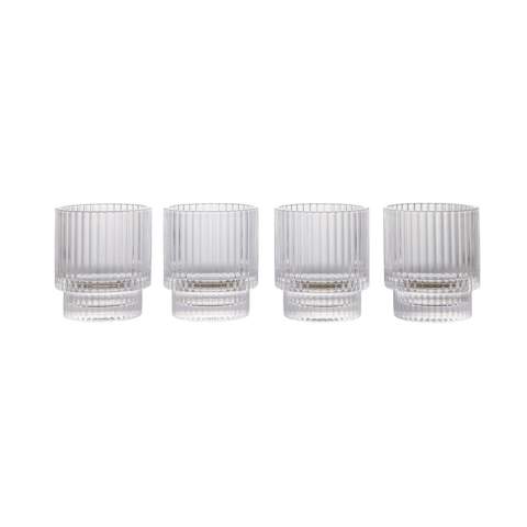 Découvrez l'équilibre parfait entre fonctionnalité et élégance avec nos verres à pied. Le design intemporel aux lignes classiques et épurées convient à tous les types d'occasions où vous souhaitez servir des boissons rafraîchissantes. Les verres passent au lave-vaisselle et sont empilables, ce qui permet de maximiser l'espace de rangement. Fabriqués en verre sodocalcique. Capacité de 250 ml. Boissons froides uniquement.