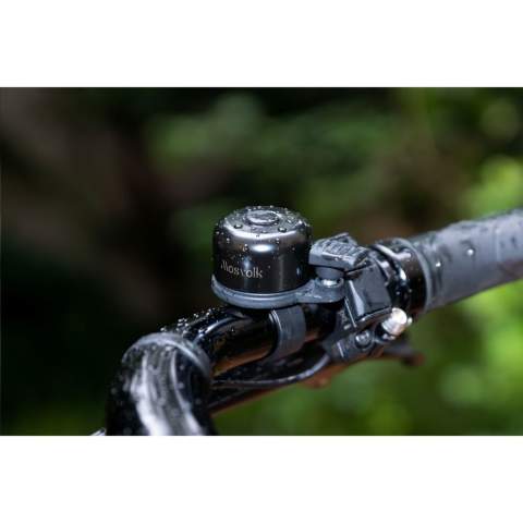 Smart Airbell bicycle bell made from hard plastic with an integrated AirTag (included), so you can always find your bike. The “Find My” network lets you know exactly where your bike, e-scooter or e-bike is. Suitable for handlebars with a diameter of 22 mm, the standard size for most bikes, e-bikes and children's bikes. The design is simple and sleek. The unique mechanism is protected throughout Europe by a registered design. Comes with battery and screwdriver for easy installation and opening the AirBell. Made in Europe.