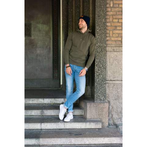 Schick, vielseitig und langlebig mit einem hervorragenden Preis-Leistungs-Verhältnis – das alles hat die Promo Strickmütze zu bieten! Die strapazierfähige Mütze aus Polyester ist ein modisches Accessoire für jede Jahreszeit und passt zu jedem Anlass. Das stylische Produkt mit Umschlag ist in vielen bunten Farben erhältlich- da ist für jede Stilrichtung was dabei! Also wählen Sie Ihre Lieblingsfarbe, besticken Sie die coole Mütze nach Ihren Wünschen und schenken Sie Ihren Kunden einen Werbeartikel, der jedes Outfit aufpeppt!