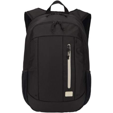 Strakke rugzak voor gebruikers die efficiënt elektronica en dagelijkse benodigdheden willen inpakken. Het hoofdcompartiment biedt ruimte voor een 15,6" laptop en er is ook een speciale pocket voor een tablet. Gemaakt van 100% gerecycled polyester en gerecycled dobby-materiaal. Voorzien van een voorvak voor gemakkelijke toegang tot kleine items en een interne kabelopbergruimte geschikt voor telefoonladers of kleine kabels om ze georganiseerd te houden. Ook uitgerust met handige mesh zijvakken voor waterflessen.