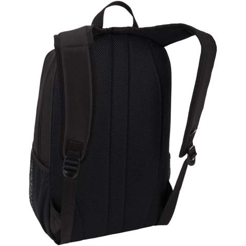 Strakke rugzak voor gebruikers die efficiënt elektronica en dagelijkse benodigdheden willen inpakken. Het hoofdcompartiment biedt ruimte voor een 15,6" laptop en er is ook een speciale pocket voor een tablet. Gemaakt van 100% gerecycled polyester en gerecycled dobby-materiaal. Voorzien van een voorvak voor gemakkelijke toegang tot kleine items en een interne kabelopbergruimte geschikt voor telefoonladers of kleine kabels om ze georganiseerd te houden. Ook uitgerust met handige mesh zijvakken voor waterflessen.