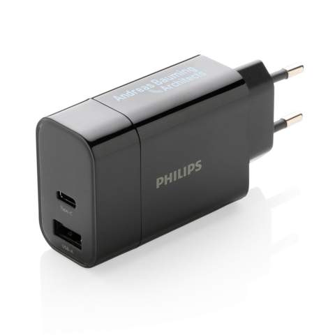 Philips supersnelle 30W adapter. De oplader wordt geleverd met USB 2A-uitgang en een type C-uitgang die snel opladen van de stroomvoorziening ondersteunt. Hiermee kunt u uw mobiele apparaat in minder dan een uur opladen als het PD-opladen ondersteunt. Ingang 100-240V; Type-C-uitgang (PD): 5V/3A,9V/2A,12V/1.5A; USB-uitgang: 5V/2,4A (max12W) Totaal vermogen: 30W. Verpakt in Philips geschenkdoos.