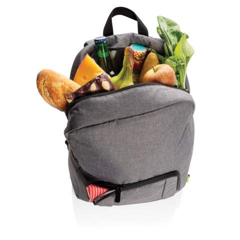 This RPET cooler backpack has a large main compartment that holds up to 16 cans or allows you to store 4 bottles upright for easy transportation. Made of sustainable RPET. Registered design® Exterior: 100% 300D RPET / Lining 100% PEVA