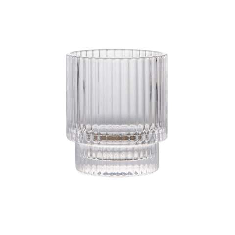 Découvrez l'équilibre parfait entre fonctionnalité et élégance avec nos verres à pied. Le design intemporel aux lignes classiques et épurées convient à tous les types d'occasions où vous souhaitez servir des boissons rafraîchissantes. Les verres passent au lave-vaisselle et sont empilables, ce qui permet de maximiser l'espace de rangement. Fabriqués en verre sodocalcique. Capacité de 250 ml. Boissons froides uniquement.