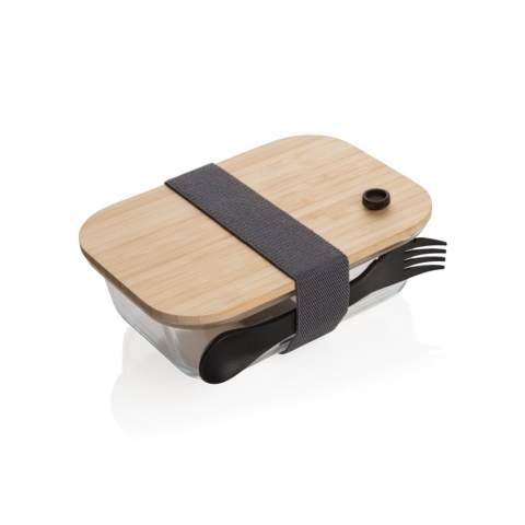Enjoy the safety of storing and heating your delicious home cooked meals in this glass bento box. With an airtight bamboo lid you can prepare your healthy meals at home and take them anywhere with you while keeping your food fresh. Made of high quality borosilicate glass which can withstand high thermal differences. Including handy spork.