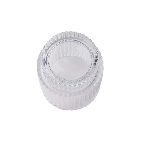 Découvrez l'équilibre parfait entre fonctionnalité et élégance avec nos verres à pied. Le design intemporel aux lignes classiques et épurées convient à tous les types d'occasions où vous souhaitez servir des boissons rafraîchissantes. Les verres passent au lave-vaisselle et sont empilables, ce qui permet de maximiser l'espace de rangement. Fabriqués en verre sodocalcique. Capacité de 250 ml. Boissons froides uniquement.