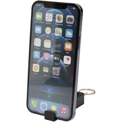L’accessoire Aggia est amusant et fonctionnel. Il est fabriqué à partir de plastique recyclé. Il associe un socle de téléphone intégré à un jouet fidget pour vous aider à rester détendu et concentré. Compact et facile à transporter, il est également livré avec un porte-clés pour une utilisation quotidienne.