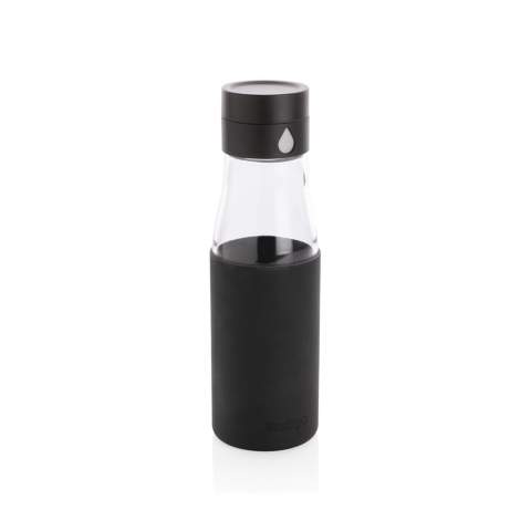 Track your daily hydration goals with this cleverly designed Ukiyo borosilicate glass 600ml water bottle. The lid displays a bigger water drop each time you refill and twist the collar so you can easily keep count of the number of bottles you drink. The body is dishwasher safe. Leakproof. Registered design®