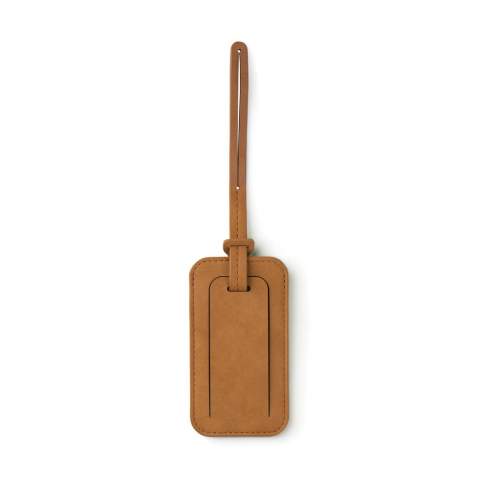 A luggage tag to mark your belongings, perfect for business trips and vacations. With its sleek design and convenient loop, it easily attaches to all types of luggage. The tag includes a discreet address label where you can fill in your name and contact details, making it easy to identify your luggage with both style and security. Certified by RCS (Recycled Claim Standard), RCS certification guarantees that the entire supply chain of recycled materials is certified. The total recycled content is based on the overall product weight. This product contains 30% RCS certified recycled polyester and 13% RCS certified recycled PU.