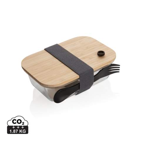 Enjoy the safety of storing and heating your delicious home cooked meals in this glass bento box. With an airtight bamboo lid you can prepare your healthy meals at home and take them anywhere with you while keeping your food fresh. Made of high quality borosilicate glass which can withstand high thermal differences. Including handy spork.