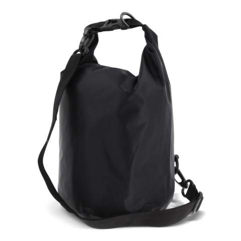 Waterwerende tas voor bijvoorbeeld op het strand, op de boot of tijdens een wandeling. Gevuld met lucht blijft de tas in noodgevallen ook tijdelijk op het water drijven. Met de extra ring en karabijnhaken is deze tas ook eenvoudig als schoudertas te gebruiken. Waterafstotend IPX6, bestand tegen hoge druk waterstromen uit alle richtingen. Houd de tas niet onder water.