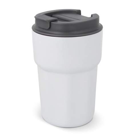 Introducing the Zambezi Thermo Mug: A sleek addition to our T-ceramics series. Crafted from stainless steel and recycled PP, with a ceramic coated interior, this 350 ml mug with a silicone lid keeps your drinks hot or cold. Stay eco-friendly and stylish with Zambezi. The ceramic interior provides numerous benefits, including easy cleaning, odor and taste residue elimination after washing, and superior thermal insulation. Crafted from 90% recycled post-consumer stainless steel.
