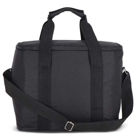 Sac isotherme spacieux, élégant et sportif en tissu rPET vert. Beaux détails en beige et noir. Pratique, il est doté d'une poignée et d'une bandoulière réglable.