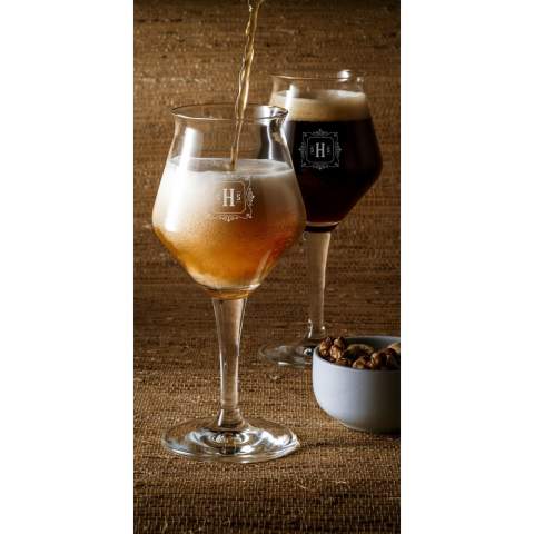 Beer glass with stem. Specially designed for serving chilled speciality beers. The tulip-shape of the glass enhances the taste and smell of the beer. A high quality, clear glass with an attractive appearance. Ideal for use in the hospitality industry. Dispensing size 300ml. Capacity 420ml.