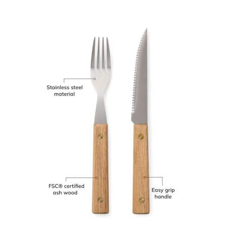 Set the table with this timeless 8-piece BBQ cutlery set, designed with Scandinavian simplicity in mind. Crafted from FSC® certified ash wood and high-quality stainless steel, this set includes four sharp knives and four forks with a comfortable grip. This set is not only a pleasure to use but also a stylish addition to any barbecue or dining experience.